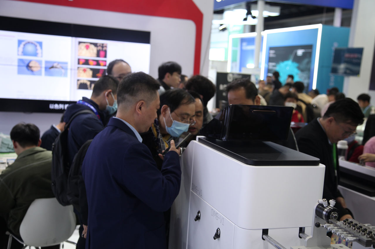 Riton_New_Product_Made_a_Dazzling_Debut_at_the_29th_Dental_South_China_11.jpg