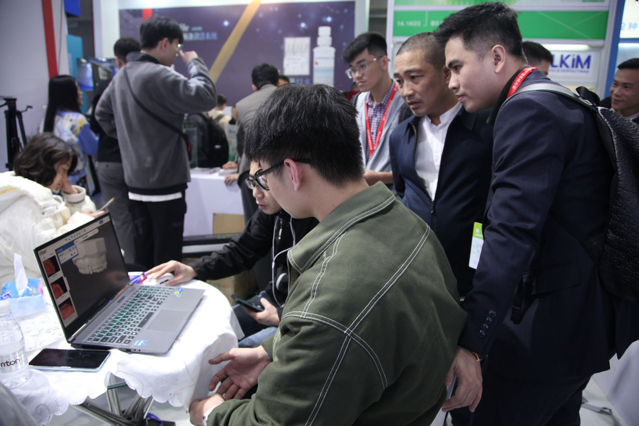 Riton_New_Product_Made_a_Dazzling_Debut_at_the_29th_Dental_South_China_13.jpg