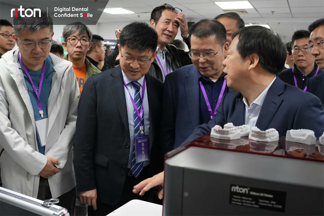 3-Riton-Booth.jpg 3-Riton-Booth.jpg